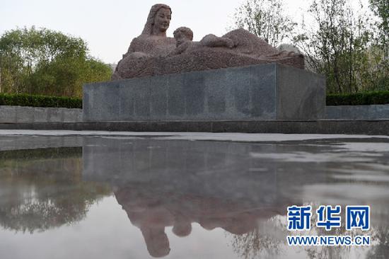 这是5月8日拍摄的“黄河母亲”雕塑。新华社记者 范培珅 摄