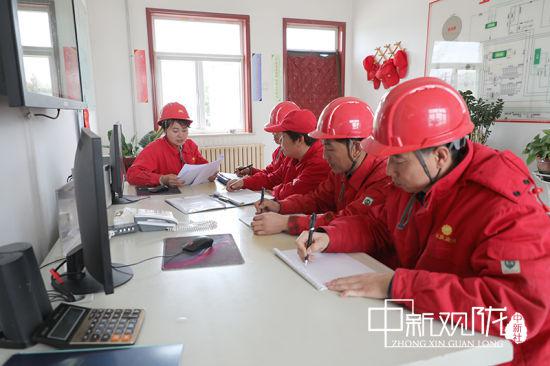 采油二厂全厂上下通过座谈讨论、意见征集等方式,找出发展矛盾、管理短板,激发干部员工的主观能动性