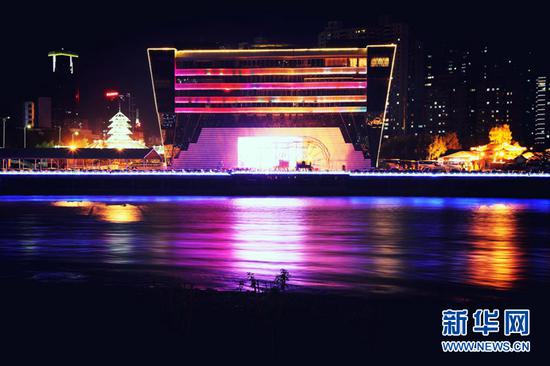 兰州黄河夜景。新华网发(童张伟 摄)