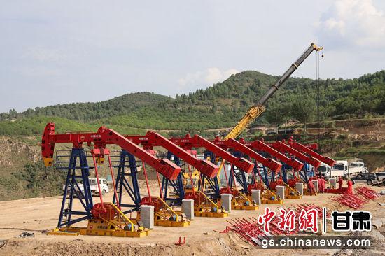 采油二厂加快产能建设步伐,支撑高质量跨越300万吨。