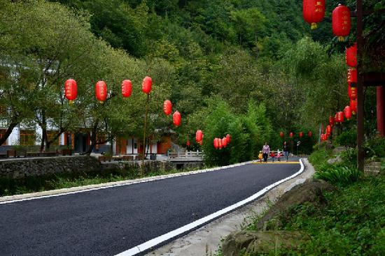 康县王坝镇大水沟村一角。赵卫国 摄