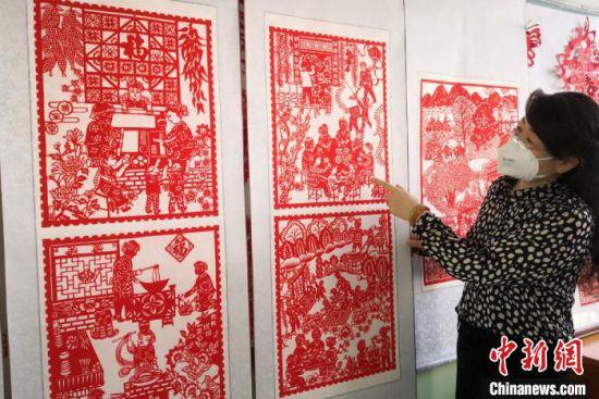 图为“水川长面”系列作品。 刘玉桃 摄