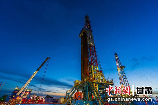 严格落实油田公司效益建产新要求,实现高效建产。