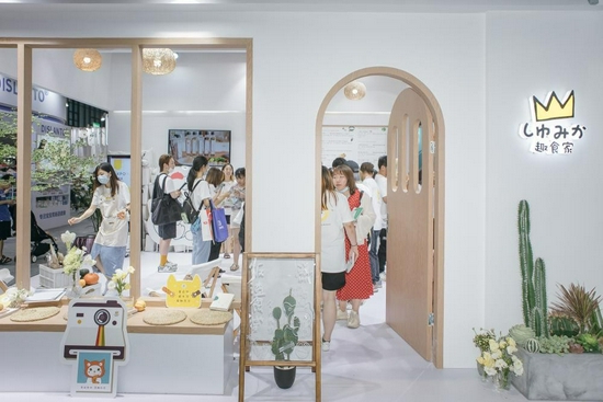 ▲趣食家展厅门的设计