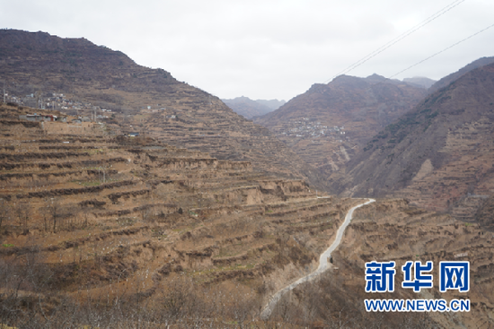 坐落在大山深处的郭河乡(12月7日摄)。新华社郎兵兵 摄