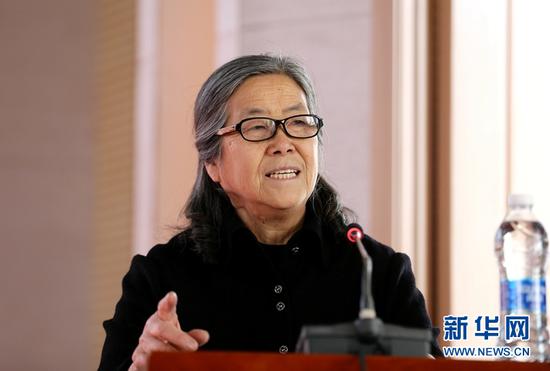 “黄河母亲”雕塑作者何鄂做客兰州东郊学校家长讲堂