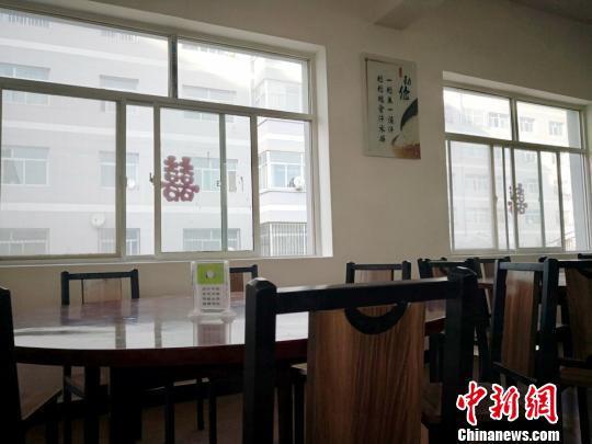图为甘肃平凉市崆峒镇太统村建成的便民事务用房。 崔琳 摄