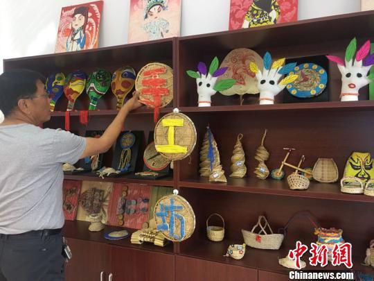 甘肃省天水市清水县建设的邽山森林体验教育基地,采用体验式趣味教学,将课堂学习融汇到实际生活中,充分发挥森林生态功能,以多样的自然和文化资源为载体,寓教于乐培养学生实际运用能力。 张婧 摄