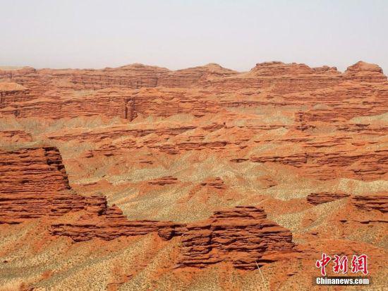 甘肃平山湖大峡谷峰林奇特宛如外星风光 - 大山深处 - 大山深处的博客