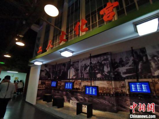 4月下旬,中新网记者走进具有百年工业发展历史的甘肃省天水市,当地用科技作包装,给冰冷的钢铁升温。 张婧 摄