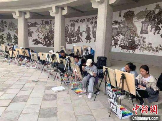 王斌银 摄