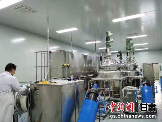 图为甘肃省膜科院膜丝制备装置。(资料图) 甘肃省膜科院 供图