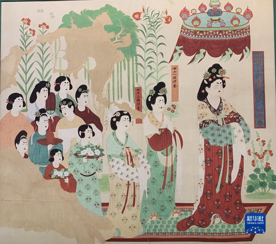 《都督夫人礼佛图》复制品(段文杰临摹)。新华社记者 张玉洁 摄