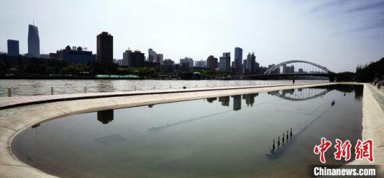 图为兰州城区。(资料图) 魏建军 摄