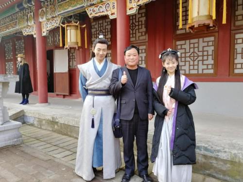 魏金全老师为电影《长灯歌》指导皮影戏表演
