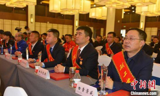 图为获奖的职工发明之星等代表。甘肃省职工技术协会供图 甘肃省职工技术协会供图
