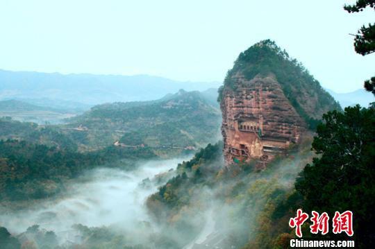 图为甘肃天水市麦积山景区。(资料图)甘肃省旅发委供图