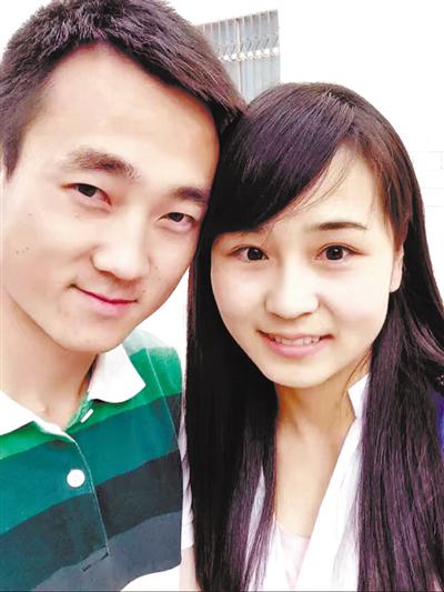 张杰和女友白杨的合影。图片由张杰提供