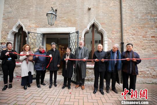 图为《丝路明珠:敦煌石窟在威尼斯》展览开幕现场。敦煌研究院供图