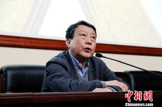 3月6日,中国人民大学公共管理学院教授、博士生导师朱立言应邀参加第七期兰州高新区“创客空间—分享汇”并做《领导学》公开课。 艾庆龙 摄