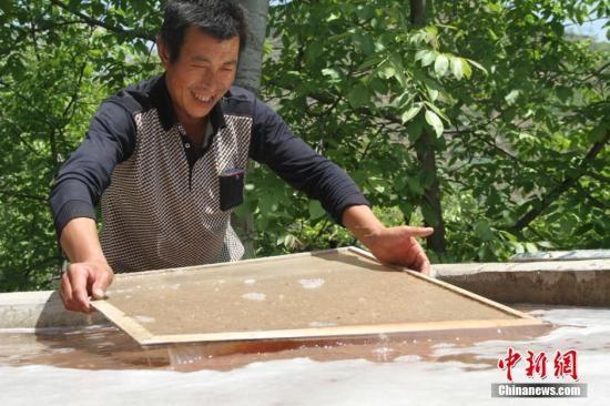 资料图:手工造纸