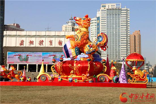 “戌狗闹新春”灯展