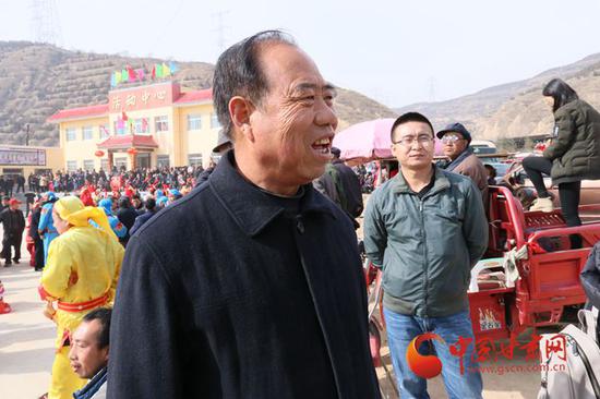 张万银接受采访