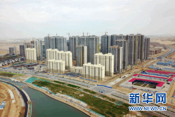 兰州新区职教园区商业综合配套项目建设现场。新华社记者 范培珅 摄(资料图片)