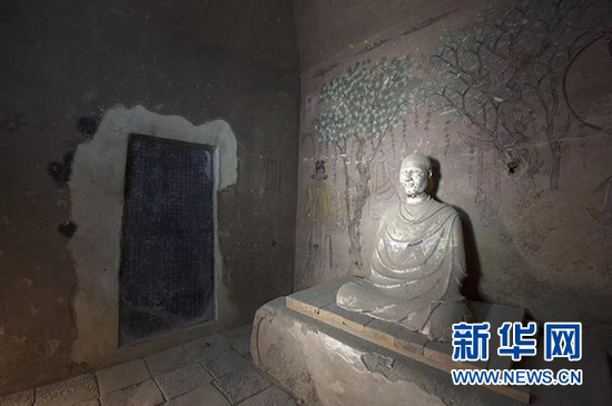 这是莫高窟藏经洞(资料照片)。新华社发