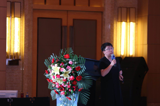 杨浩澜女士