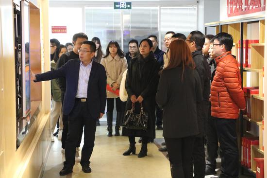 与会领导、嘉宾参观兰州文明网