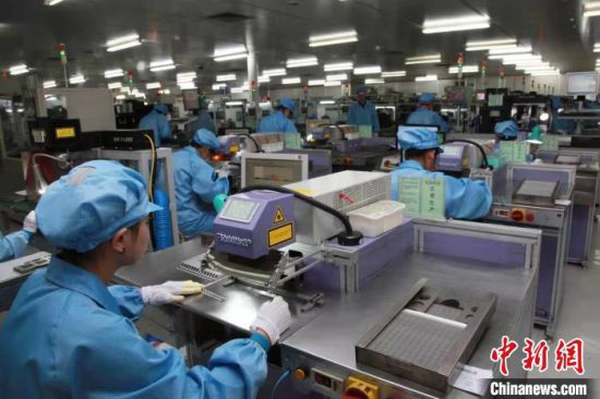 图为天水华天集团微电子车间。(资料图)甘肃省科技厅供图
