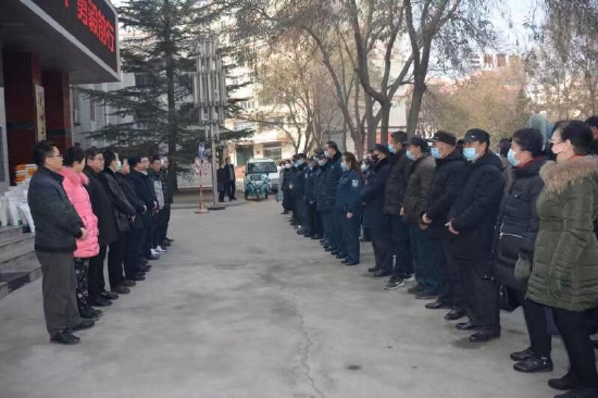 兰州工业学院慰问假期值班人员和社区工作人员
