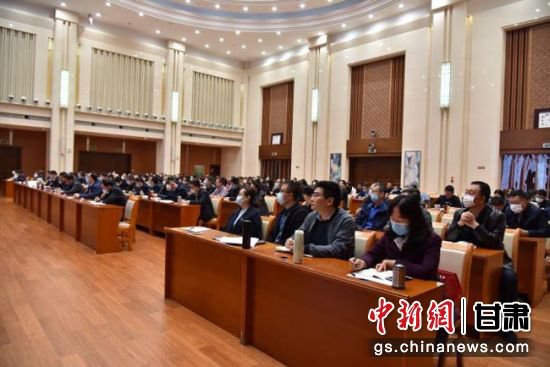 省委统战部中心组成员,二级巡视员,部机关及直属单位、驻部纪检监察组全体党员,有关系统单位党员、干部约200人参加讲座。(完)