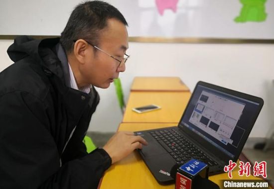 疫情期间,西北师范大学运用互联网,开展“跨国课堂”,帮助留学生完成学业。