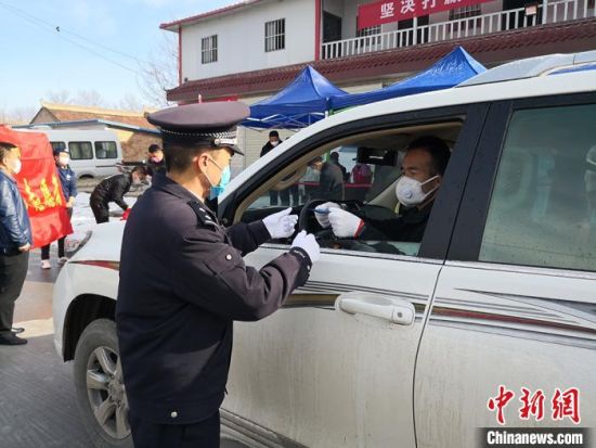 范元锋执勤现场。