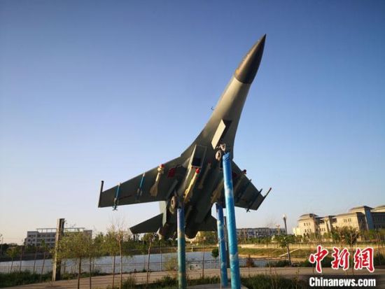 5月中旬,位于甘肃酒泉市金塔县东北部的航天镇城区一景。