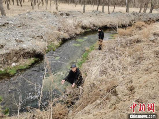 2020年3月底,甘肃全面启动黄河流域入河排污口现场排查工作。(资料图)甘肃省生态环境厅供图