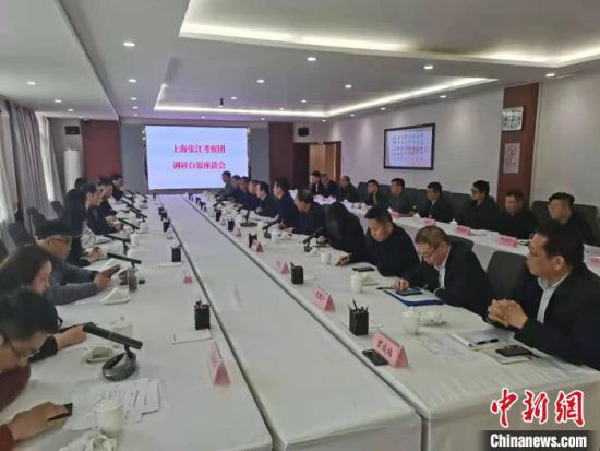 日前,上海考察团一行10人来甘肃围绕“兰白·张江生物医药科技园”考察调研。甘肃省科技厅供图