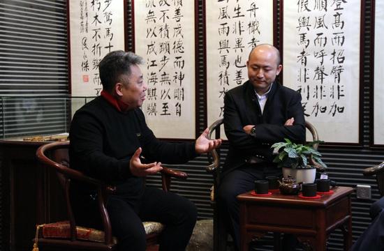 兰州忠禹房地产开发有限公司总经理李鑫(右一)
甘肃省陇商联合会秘书长田阿鹏(右二)
