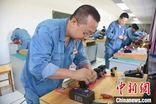 图为兰州市2020年职工职业技能竞赛现场。(资料图) 兰州市人社局供图