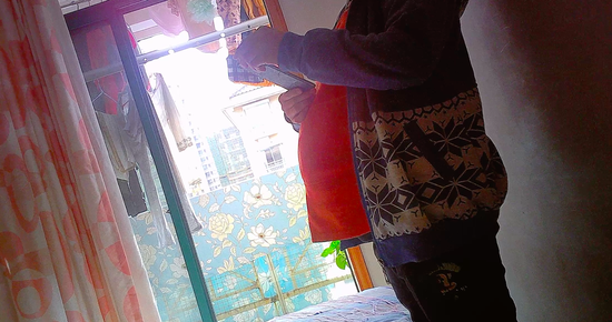 一位代孕妈妈坦言,心里很害怕。