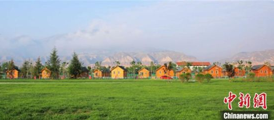 图为黄河三峡自驾游基地