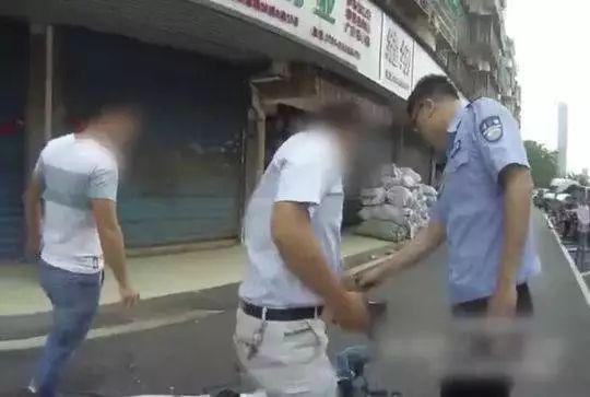 盘问嫌疑人现场