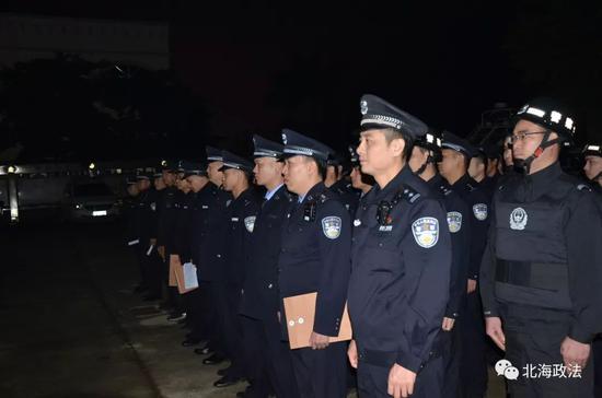 ▲扫黑除恶抓捕行动整装待发