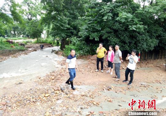 桂林市自然资源局专家组到全州县现场勘察灾情 马德友 摄