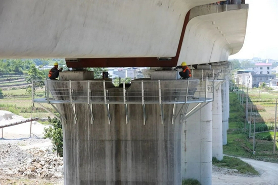  �������������ʩ����Ա������λ�ý���ʵʱȷ��