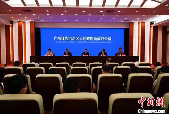 6月29日,广西发展壮大县域经济新闻发布会在南宁举行。 杨志雄 摄