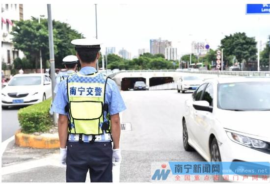 短途出行注意错峰进出城 合理绕行