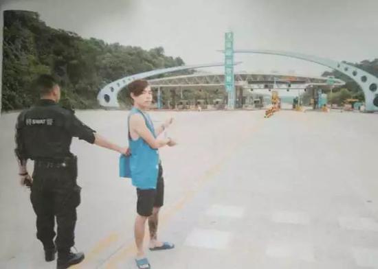 图为熊仁德指认现场照片